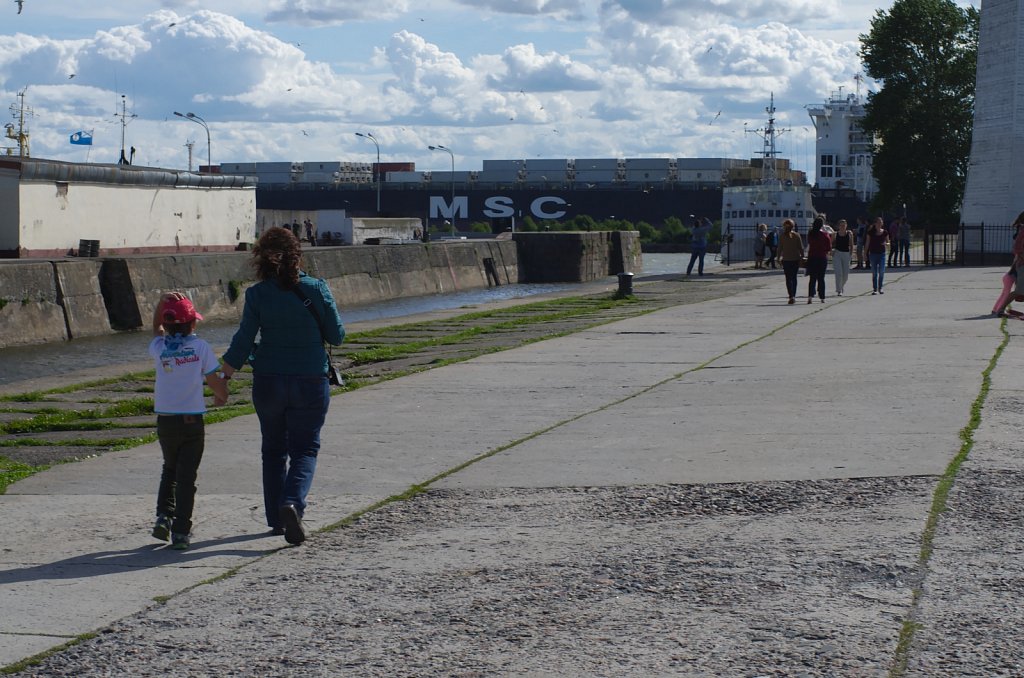 021545-H15-5167.jpg