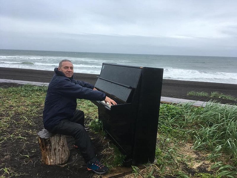 Пианино на берегу Тихого океана